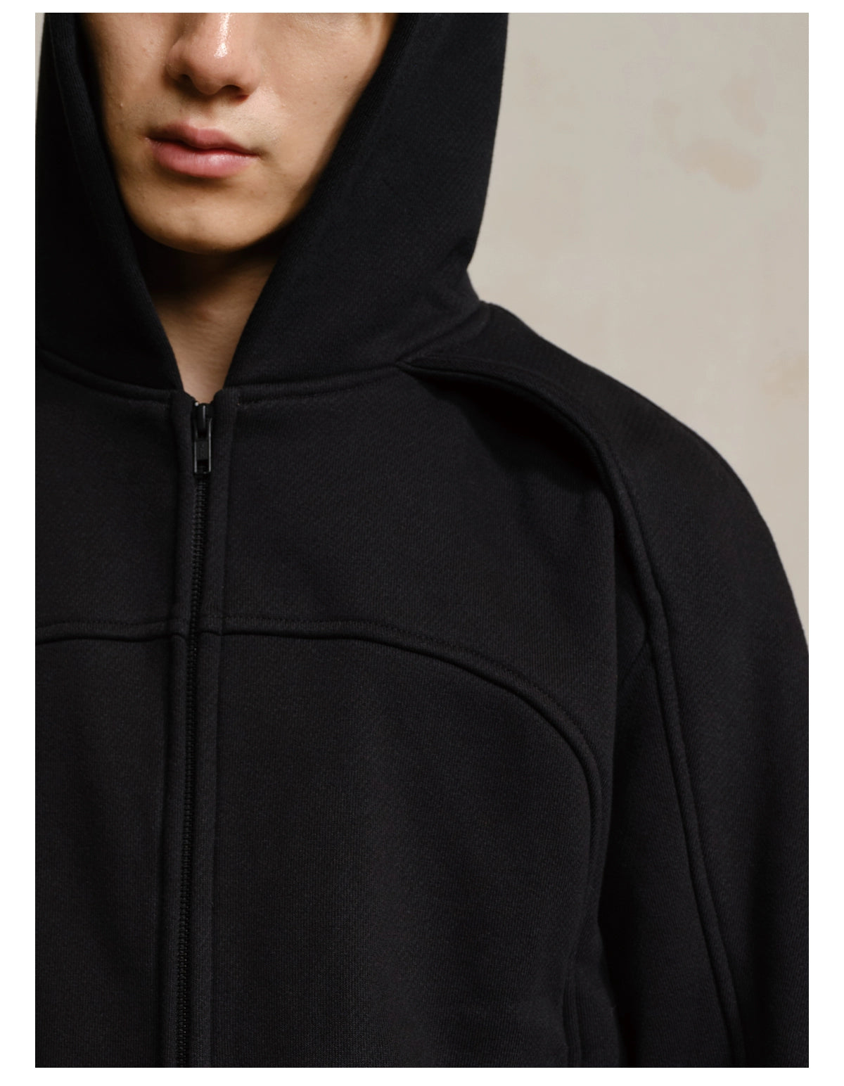 ARMOUR HOODIE Structured Boxy Sweatshirt