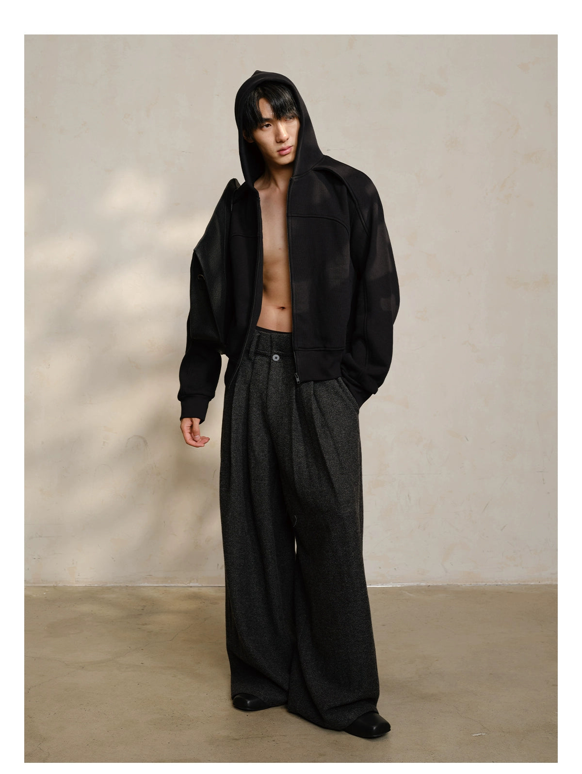 ARMOUR HOODIE Structured Boxy Sweatshirt